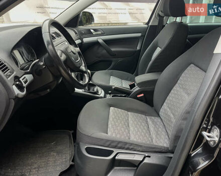 Черный Шкода Октавия, объемом двигателя 1.4 л и пробегом 229 тыс. км за 7800 $, фото 12 на Automoto.ua