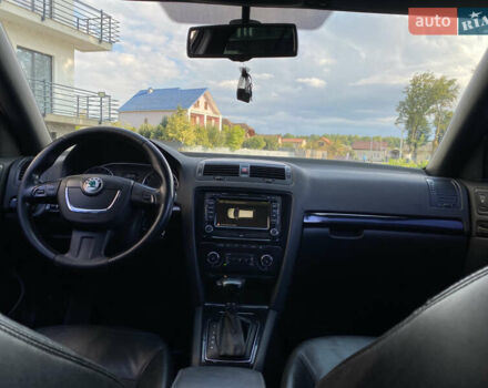 Черный Шкода Октавия, объемом двигателя 2 л и пробегом 320 тыс. км за 10000 $, фото 4 на Automoto.ua