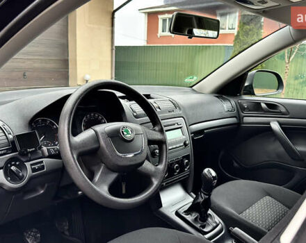 Чорний Шкода Октавія, об'ємом двигуна 1.6 л та пробігом 114 тис. км за 8299 $, фото 51 на Automoto.ua