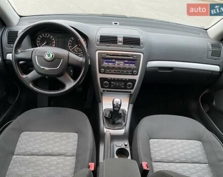 Чорний Шкода Октавія, об'ємом двигуна 1.6 л та пробігом 231 тис. км за 8500 $, фото 15 на Automoto.ua
