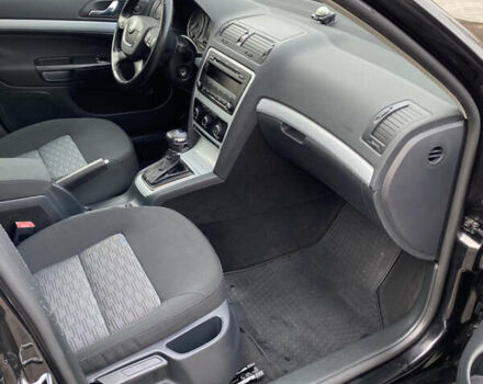 Чорний Шкода Октавія, об'ємом двигуна 2 л та пробігом 241 тис. км за 8800 $, фото 23 на Automoto.ua