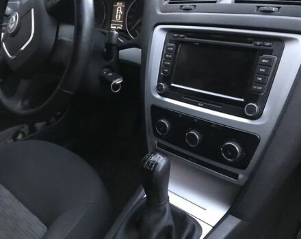 Черный Шкода Октавия, объемом двигателя 2 л и пробегом 267 тыс. км за 8500 $, фото 5 на Automoto.ua