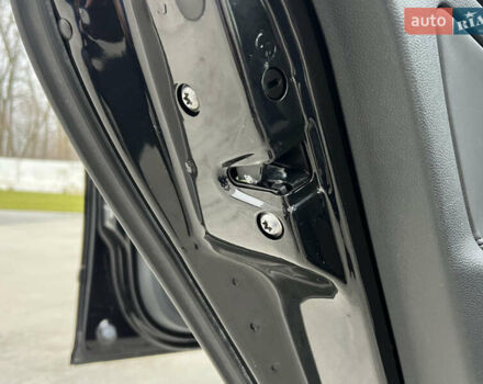 Черный Шкода Октавия, объемом двигателя 2 л и пробегом 229 тыс. км за 11650 $, фото 145 на Automoto.ua