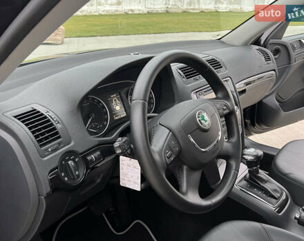 Черный Шкода Октавия, объемом двигателя 2 л и пробегом 229 тыс. км за 11650 $, фото 64 на Automoto.ua