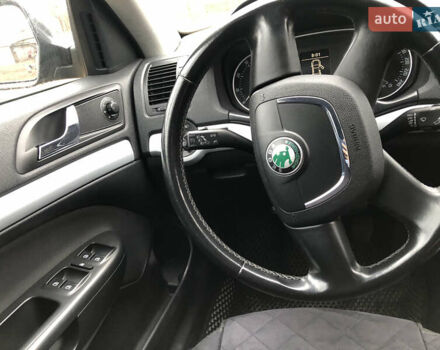 Черный Шкода Октавия, объемом двигателя 1.8 л и пробегом 205 тыс. км за 6400 $, фото 4 на Automoto.ua