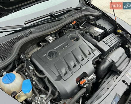 Черный Шкода Октавия, объемом двигателя 2 л и пробегом 229 тыс. км за 11650 $, фото 112 на Automoto.ua