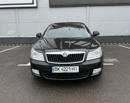 Черный Шкода Октавия, объемом двигателя 1.6 л и пробегом 265 тыс. км за 7300 $, фото 1 на Automoto.ua