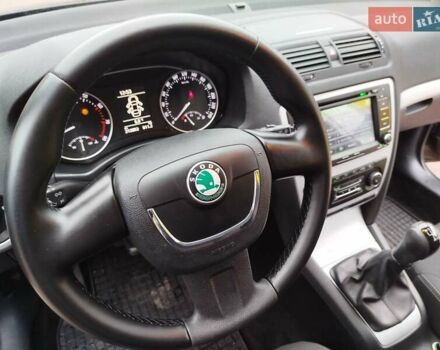 Чорний Шкода Октавія, об'ємом двигуна 1.98 л та пробігом 215 тис. км за 7650 $, фото 3 на Automoto.ua