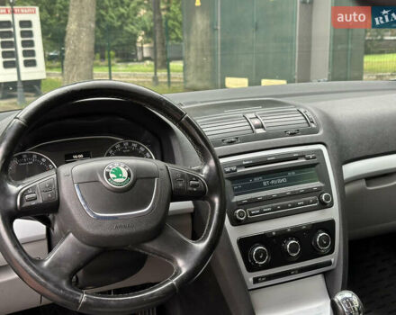 Черный Шкода Октавия, объемом двигателя 1.6 л и пробегом 224 тыс. км за 7500 $, фото 26 на Automoto.ua