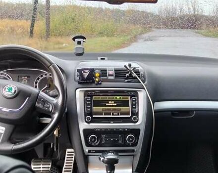 Черный Шкода Октавия, объемом двигателя 2 л и пробегом 220 тыс. км за 10500 $, фото 17 на Automoto.ua