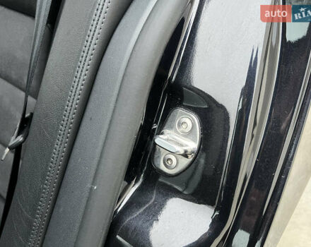 Черный Шкода Октавия, объемом двигателя 2 л и пробегом 229 тыс. км за 11650 $, фото 142 на Automoto.ua