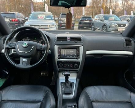 Черный Шкода Октавия, объемом двигателя 2 л и пробегом 203 тыс. км за 10900 $, фото 9 на Automoto.ua