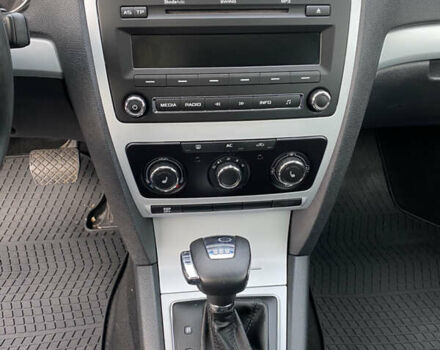 Чорний Шкода Октавія, об'ємом двигуна 2 л та пробігом 241 тис. км за 8800 $, фото 30 на Automoto.ua