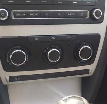 Черный Шкода Октавия, объемом двигателя 1.6 л и пробегом 260 тыс. км за 7650 $, фото 13 на Automoto.ua