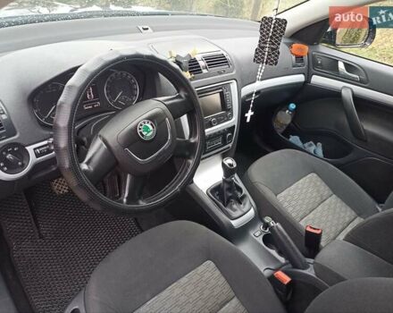 Черный Шкода Октавия, объемом двигателя 1.39 л и пробегом 268 тыс. км за 6500 $, фото 2 на Automoto.ua