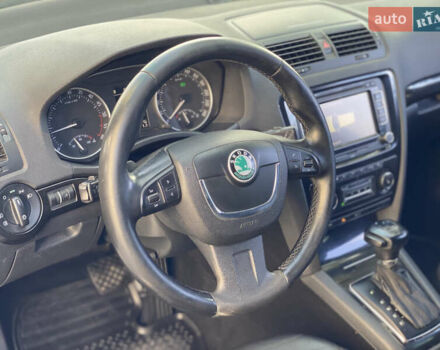 Черный Шкода Октавия, объемом двигателя 2 л и пробегом 320 тыс. км за 10000 $, фото 12 на Automoto.ua