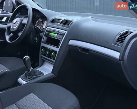 Черный Шкода Октавия, объемом двигателя 1.6 л и пробегом 202 тыс. км за 7490 $, фото 35 на Automoto.ua