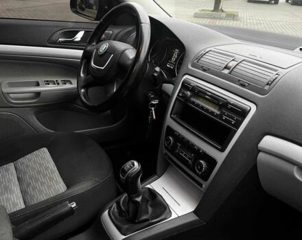 Черный Шкода Октавия, объемом двигателя 1.8 л и пробегом 188 тыс. км за 9200 $, фото 11 на Automoto.ua