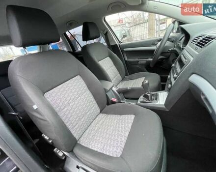 Черный Шкода Октавия, объемом двигателя 1.6 л и пробегом 176 тыс. км за 7550 $, фото 7 на Automoto.ua