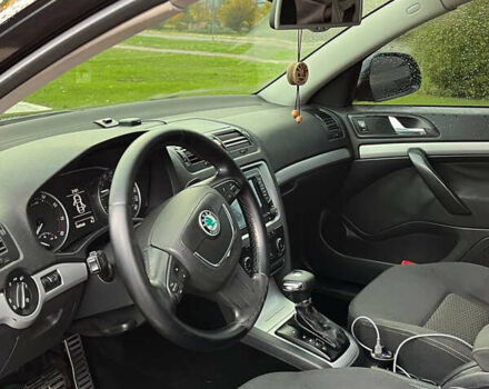 Черный Шкода Октавия, объемом двигателя 1.8 л и пробегом 260 тыс. км за 7300 $, фото 14 на Automoto.ua