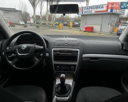 Черный Шкода Октавия, объемом двигателя 1.8 л и пробегом 188 тыс. км за 9200 $, фото 14 на Automoto.ua