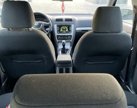 Черный Шкода Октавия, объемом двигателя 1.6 л и пробегом 278 тыс. км за 7950 $, фото 13 на Automoto.ua