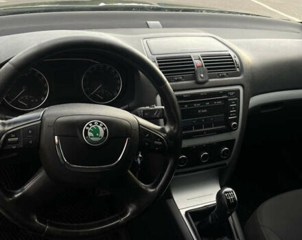 Чорний Шкода Октавія, об'ємом двигуна 1.6 л та пробігом 318 тис. км за 7200 $, фото 18 на Automoto.ua