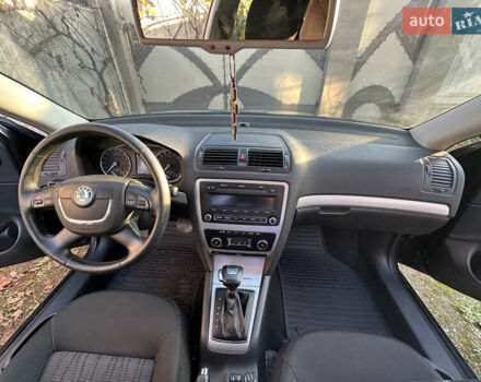Черный Шкода Октавия, объемом двигателя 1.6 л и пробегом 200 тыс. км за 8800 $, фото 11 на Automoto.ua