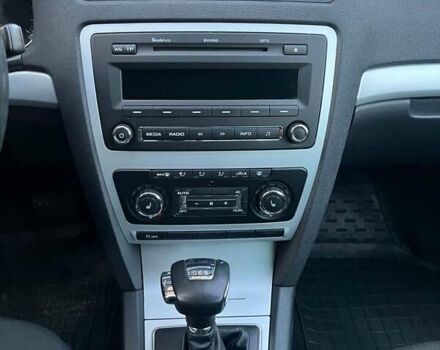 Черный Шкода Октавия, объемом двигателя 1.6 л и пробегом 232 тыс. км за 8500 $, фото 6 на Automoto.ua