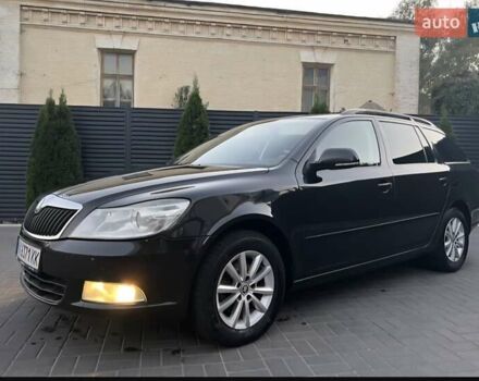 Шкода Октавия 2011 в Черкассах на Automoto.ua Черный Шкода Октавия, объемом двигателя 1.97 л и пробегом 278 тыс. км за 8900 $, фото 8 на Automoto.ua