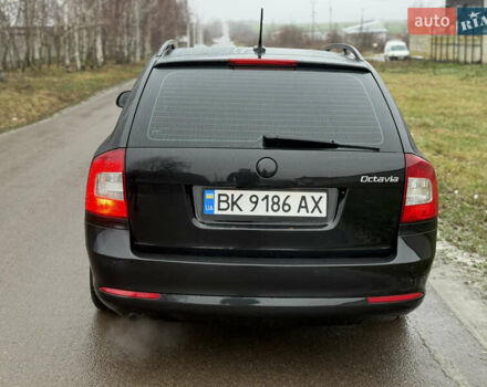 Черный Шкода Октавия, объемом двигателя 1.2 л и пробегом 300 тыс. км за 5800 $, фото 6 на Automoto.ua