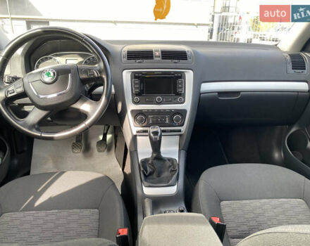 Чорний Шкода Октавія, об'ємом двигуна 1.6 л та пробігом 255 тис. км за 8700 $, фото 13 на Automoto.ua
