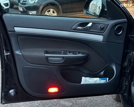 Черный Шкода Октавия, объемом двигателя 1.6 л и пробегом 237 тыс. км за 8190 $, фото 11 на Automoto.ua