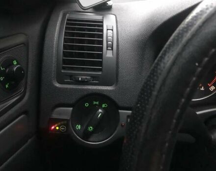 Черный Шкода Октавия, объемом двигателя 1.6 л и пробегом 184 тыс. км за 8900 $, фото 8 на Automoto.ua