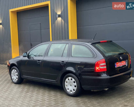 Черный Шкода Октавия, объемом двигателя 1.6 л и пробегом 198 тыс. км за 6999 $, фото 1 на Automoto.ua