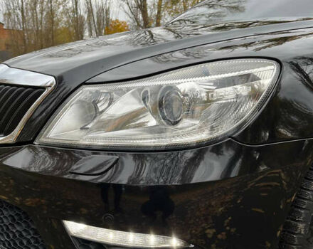 Черный Шкода Октавия, объемом двигателя 2 л и пробегом 228 тыс. км за 10000 $, фото 10 на Automoto.ua