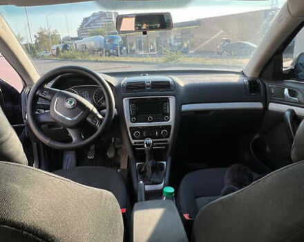 Черный Шкода Октавия, объемом двигателя 2 л и пробегом 375 тыс. км за 8100 $, фото 8 на Automoto.ua