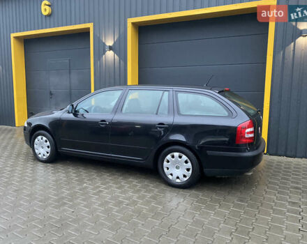 Черный Шкода Октавия, объемом двигателя 1.6 л и пробегом 198 тыс. км за 6999 $, фото 4 на Automoto.ua