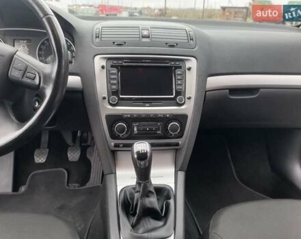 Чорний Шкода Октавія, об'ємом двигуна 1.2 л та пробігом 183 тис. км за 6300 $, фото 28 на Automoto.ua