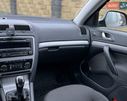 Чорний Шкода Октавія, об'ємом двигуна 1.8 л та пробігом 178 тис. км за 7999 $, фото 32 на Automoto.ua