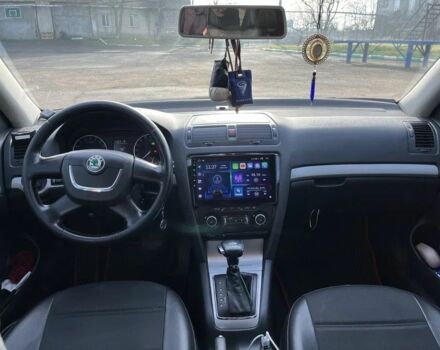 Черный Шкода Октавия, объемом двигателя 1.6 л и пробегом 307 тыс. км за 7000 $, фото 1 на Automoto.ua