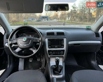 Черный Шкода Октавия, объемом двигателя 1.6 л и пробегом 243 тыс. км за 8350 $, фото 63 на Automoto.ua