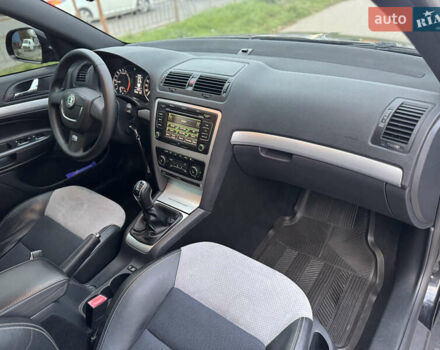 Шкода Октавия 2011 в Ровно на Automoto.ua Черный Шкода Октавия, объемом двигателя 1.97 л и пробегом 280 тыс. км за 9750 $, фото 67 на Automoto.ua