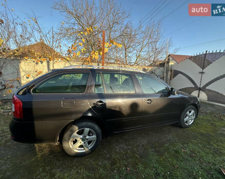 Черный Шкода Октавия, объемом двигателя 1.6 л и пробегом 200 тыс. км за 8800 $, фото 3 на Automoto.ua