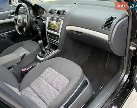 Чорний Шкода Октавія, об'ємом двигуна 1.6 л та пробігом 194 тис. км за 9399 $, фото 111 на Automoto.ua