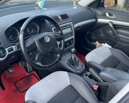 Черный Шкода Октавия, объемом двигателя 1.2 л и пробегом 278 тыс. км за 5500 $, фото 9 на Automoto.ua