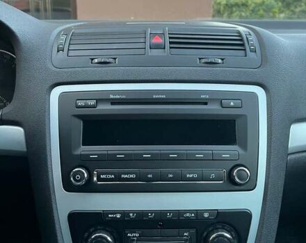 Черный Шкода Октавия, объемом двигателя 1.6 л и пробегом 232 тыс. км за 8500 $, фото 8 на Automoto.ua