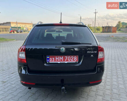 Черный Шкода Октавия, объемом двигателя 1.2 л и пробегом 230 тыс. км за 6800 $, фото 12 на Automoto.ua