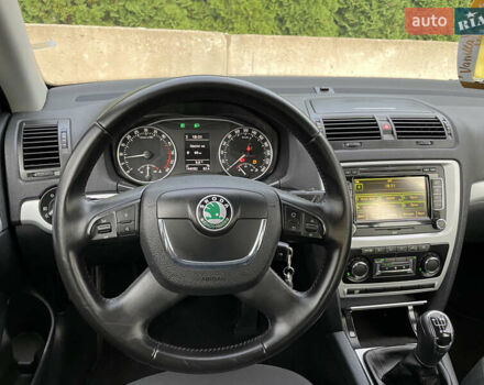 Чорний Шкода Октавія, об'ємом двигуна 1.6 л та пробігом 194 тис. км за 9399 $, фото 104 на Automoto.ua