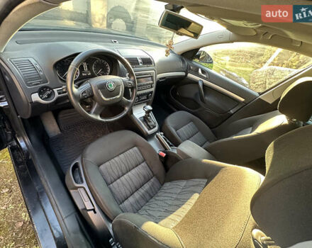 Черный Шкода Октавия, объемом двигателя 1.6 л и пробегом 200 тыс. км за 8800 $, фото 10 на Automoto.ua